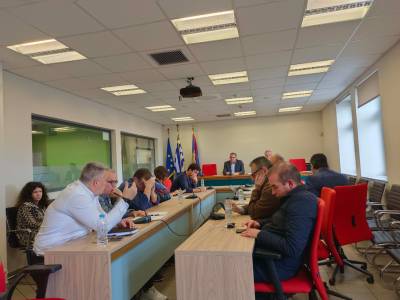 Δημοτική Επιτροπή Καλαμάτας: Τουριστική καμπάνια και προβληματισμοί για τις υγειονομικές ελλείψεις