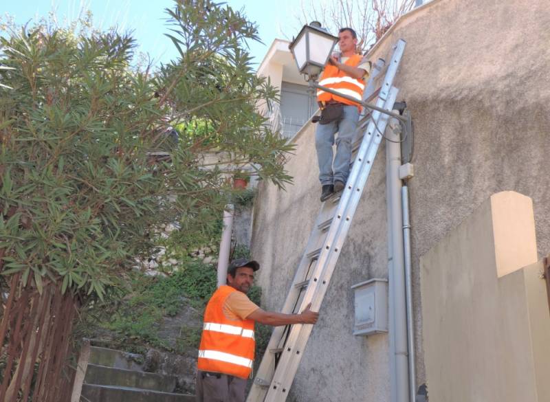 Βάζουν φώτα Led σε περιοχές της Καλαμάτας