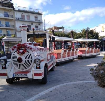 Βόλτες με το Χριστουγεννιάτικο τρενάκι στην Τριφυλία