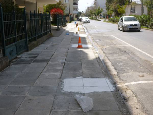 Πεζοδρόμιο χωρίς δέντρα