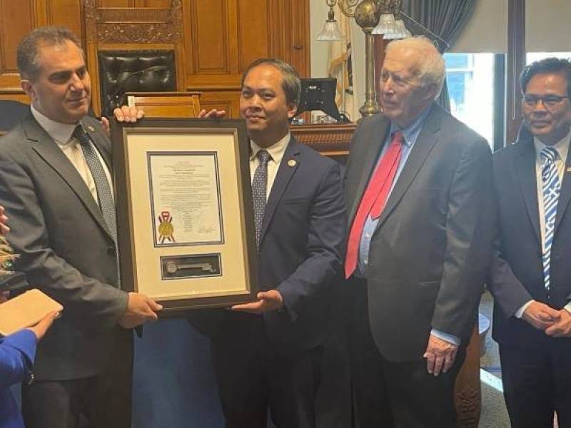 Ταξίδι στη Βοστώνη και στην Καλαμάτα στην εκπομπή «Πρόσκληση σε γεύμα» με την Ελένη Καραλή