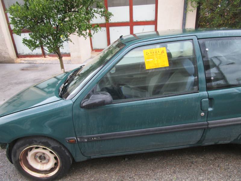 Διαρκής η προσπάθεια απόσυρσης των εγκαταλειμμένων οχημάτων στην Καλαμάτα