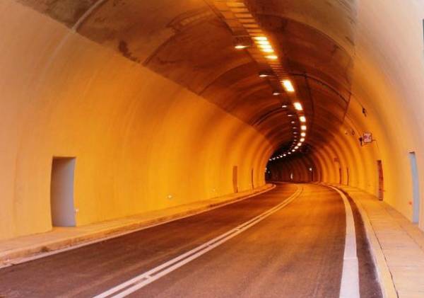Κλειστή η μία σήραγγα του αυτοκινητοδρόμου στο Καλογερικό