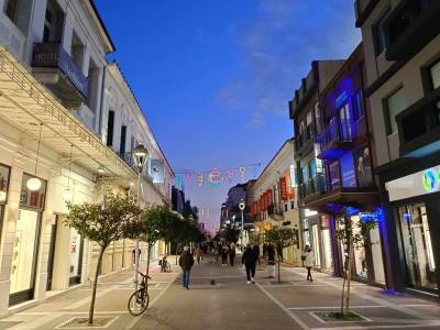 Η συμπίεση της μεσαίας τάξης πυροδοτεί τις πολιτικές εξελίξεις