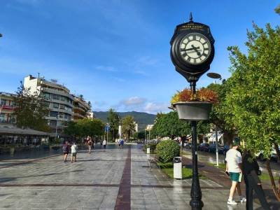 Μεγάλη τοιχογραφία στο κέντρο της Καλαμάτας από το ArtWalk