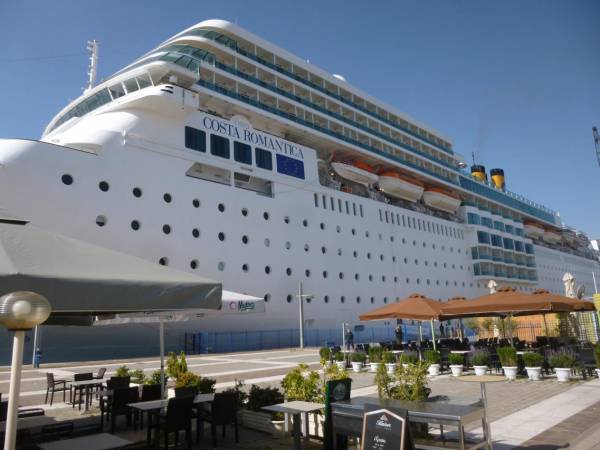 19 φορές θα πιάσει Καλαμάτα το &quot;Costa Neoromantica&quot; μέσα στο 2016