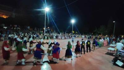 Αντάμωμα παραδοσιακών χορών στην Καλαμάτα με συμμετοχή 13 χορευτικών συλλόγων