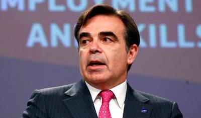 Εμβολιάστηκε ο Μαργαρίτης Σχοινάς: Πιστεύουμε στην ασφάλεια των εγκεκριμένων εμβολίων