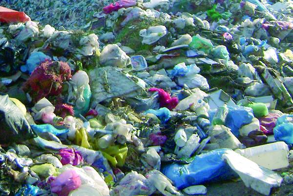 Επιμένει η ΕΝΠΕ για τα σκουπίδια