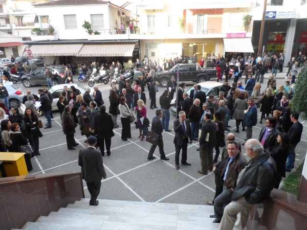 Φάρσα το τηλεφώνημα για βόμβα σε δικαστήριο και Διοικητήριο στην Καλαμάτα (βίντεο)