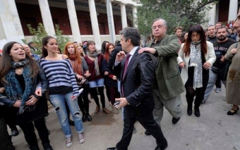 Καταδικάζει την επίθεση στον Παπαθεοδώρου η Νέα Δημοκρατία
