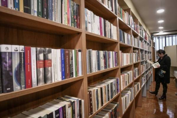 Φιλιατρά: Πρωτοβουλία για ενίσχυση του παλαιοβιβλιοπωλείου του αστέγων