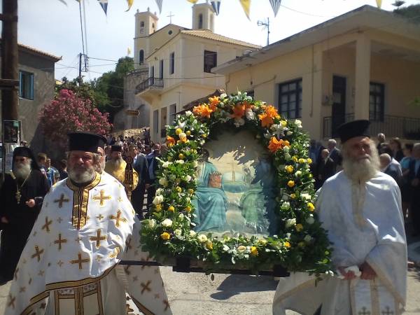 Η Κυπαρισσία γιορτάζει την Πεντηκοστή
