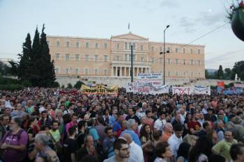 Μεγάλη συγκέντρωση υπέρ του &quot;ΟΧΙ&quot; στο Σύνταγμα