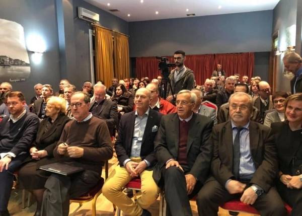 Συναντήσεις Νίκα σε Λουτράκι και Κορώνη