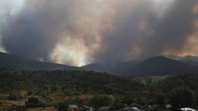 Δασικές πυρκαγιές στην Ισπανία - Εσπευσμένη απομάκρυνση πάνω από 1.000 ανθρώπων από τα σπίτια τους
