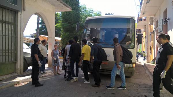 Στα κρατητήρια "φιλοξενούνται" οι 34 μετανάστες από το Βενέτικο