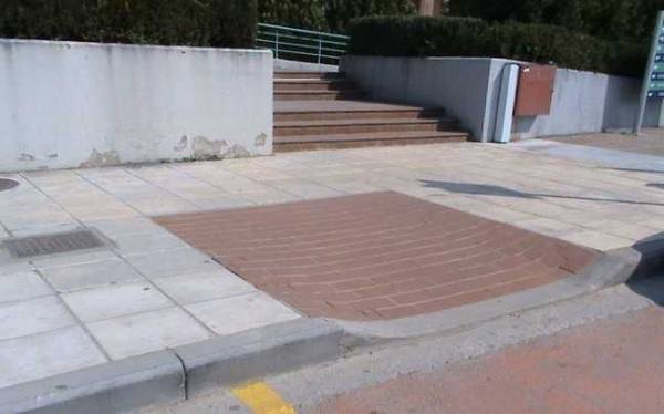 Υποσχέσεις Νίκα για τη βελτίωση της προσβασιμότητας των ΑμεΑ