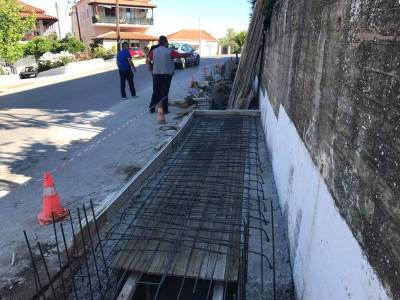 Πεζοδρόμιο από Μουσείο μέχρι Κεφαλόβρυσο στη Χώρα