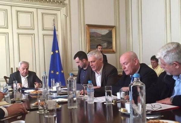 Δεν μπορούν να αποφασίσουν ούτε  για τη διαχείριση των σκουπιδιών 
