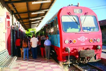 Τρένο για το πανηγύρι της Μεσσήνης  - μήνυμα για τον προαστιακό