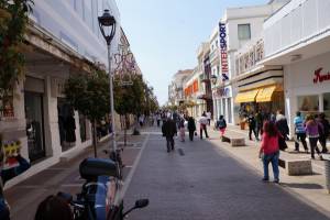 &quot;Αναστήθηκε&quot; η αγορά της Καλαμάτας τη Μεγάλη Εβδομάδα, λένε οι έμποροι (φωτογραφίες)