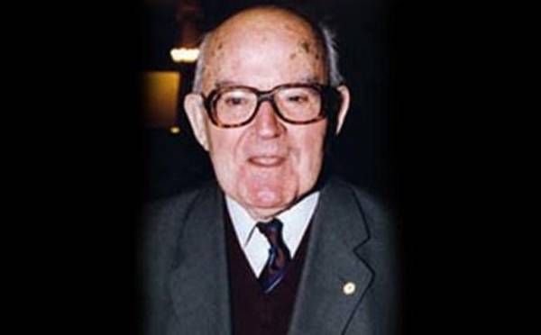 Πέθανε ο ακαδημαϊκός Χρύσανθος Χρήστου