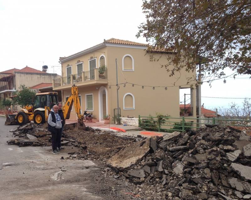 Ξεκίνησαν τα έργα ανάπλασης στην Ανω Πόλη Κυπαρισσίας