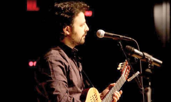 Πάνος Μπούσαλης: "Γράφω ό,τι ζητάει να ξεπηδήσει από μέσα μου και να εκφραστεί μέσα από το τραγούδι"