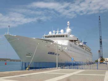 Το κρουαζιερόπλοιο Louis Aura με 1.100 τουρίστες στην Καλαμάτα