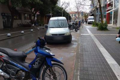Περισσότερα πλαστικά κολονάκια