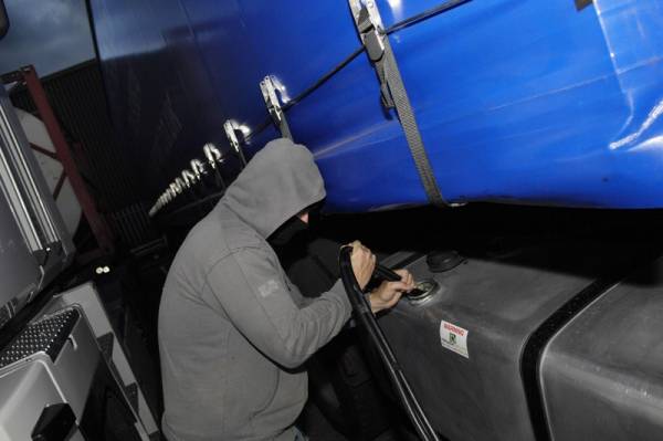 Εκλεψε 40 λίτρα πετρέλαιο στην Αγία Τριάδα Ναυπλίου
