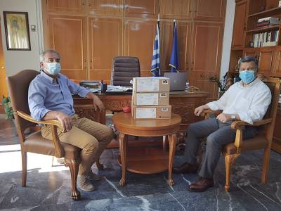 Συσκευές απολύμανσης και απινιδωτής στο Νοσοκομείο Κυπαρισσίας
