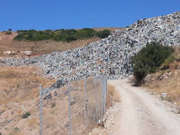 Αντιδράσεις για το σκουπιδότοπο στο Αλιμάκι