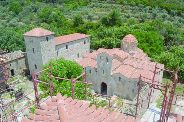 Θυρανοίξια σήμερα στο Ανδρομονάστηρο