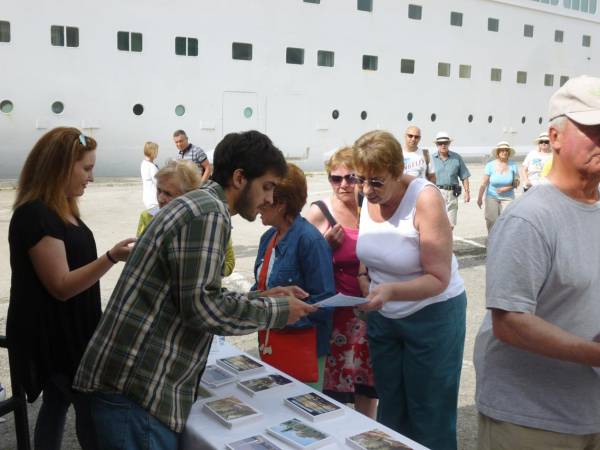 Το κρουαζιερόπλοιο &quot;Thomson Majesty&quot; με 1.416 τουρίστες στην Καλαμάτα (φωτογραφίες)