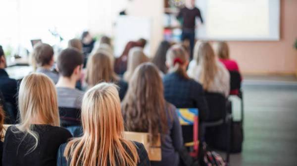 Επιμορφωτικά Σεμινάρια Ρητορικής Τέχνης σε σχολεία της Πελοποννήσου