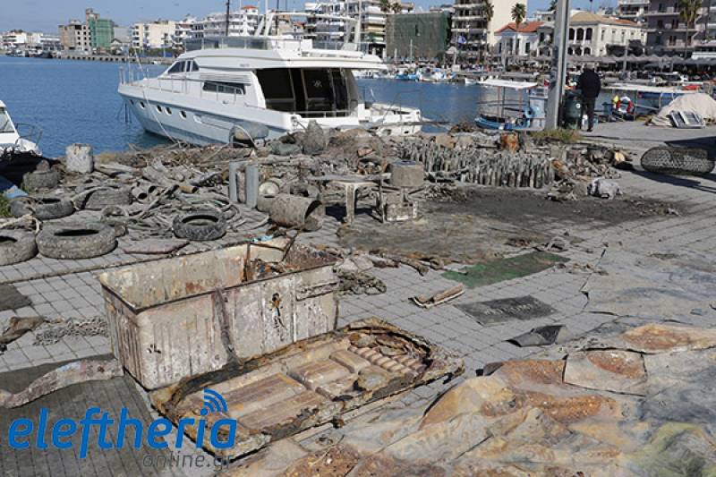Καθαρισμός στο λιμάνι Καλαμάτας: Πόσα σκουπίδια χωράει η θάλασσα; (βίντεο-φωτογραφίες)