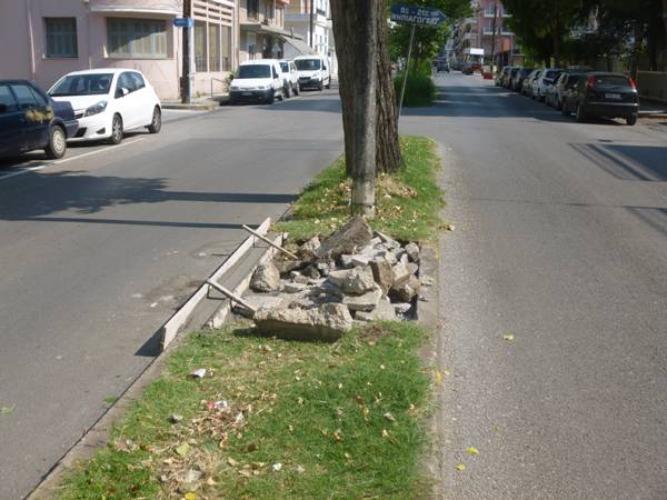 Μετακίνηση κάδων από τη νησίδα της Ακρίτα για λόγους ασφαλείας