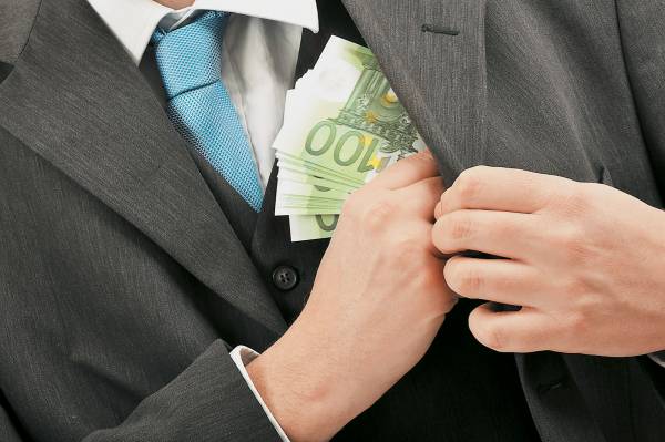 Απάτη σε βάρος επαγγελματιών στην Καλαμάτα με... λεία πάνω από 2.500 ευρώ