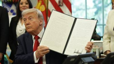 ΗΠΑ:Ο Τραμπ αναστέλλει για άλλες 90 ημέρες την επιβολή δασμών στις εισαγωγές από Κίνα