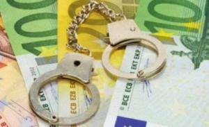 Σύλληψη 57χρονης στην Τρίπολη για χρέη 2,1 εκατομμύριων ευρώ