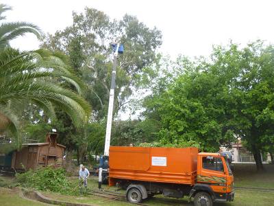 Οργασμός καθαριότητας στο Πάρκο Σιδηροδρόμων για την Ανθοκομική