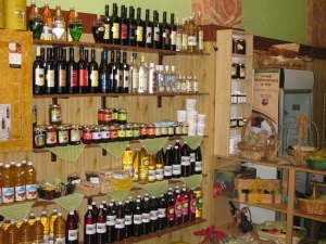 Πελοποννησιακά προϊόντα στα μεσαία και πάνω ράφια ζήτησε ο Τατούλης από εκπροσώπους σούπερ-μάρκετ