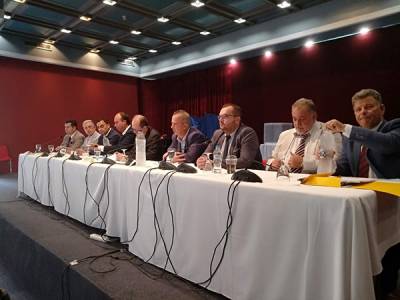 Σύσσωμη η αντιπολίτευση κατά του “νόμου Θεοδωρικάκου”: «Λευκή σημαία» Νίκα χθες στο Περιφερειακό