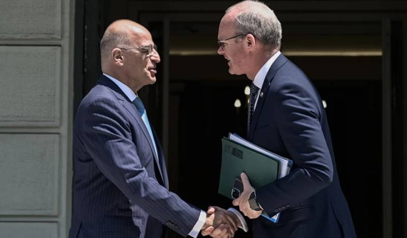 Δένδιας: Συνάντηση με τον ΥΠΕΞ της Ιρλανδίας – Επισκέπτεται την Ελλάδα για πρώτη φορά μετά από 17 χρόνια