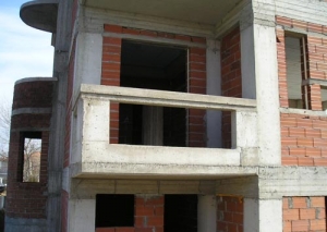 ΣΤΗΝ ΠΕΛΟΠΟΝΝΗΣΟ ΤΟ 2011 ΟΙ ΑΔΕΙΕΣ ΜΕΙΩΘΗΚΑΝ 31,4% Βουλιάζει στην ύφεση η οικοδομική δραστηριότητα