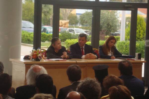 Αρβελέρ: &quot;Το να είσαι καλός Ελληνας, δε σημαίνει υποχρεωτικά πως πρέπει να είσαι και βιολογικά Ελληνας&quot;