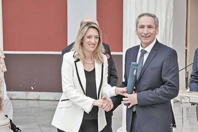 Δημοσιογραφικό βραβείο στον Κώστα Φίλανδρο για τα "Νέα της Μεγαλοπόλεως"