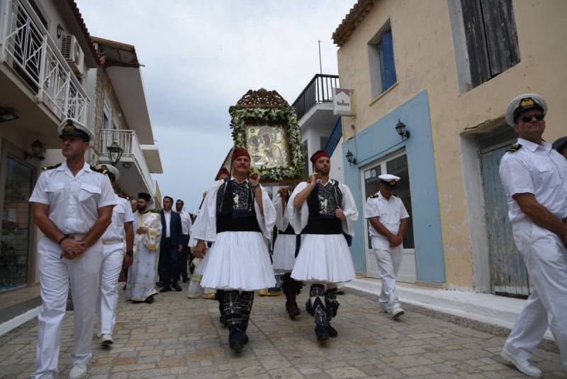 Την πολιούχο της Παναγία Τριχερούσα γιορτάζει σήμερα η Φοινικούντα